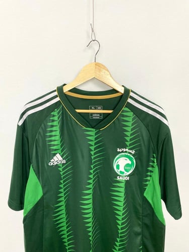 تيشيرت المنتخب السعودي الجديد لموسم 2023-2024 الأب...