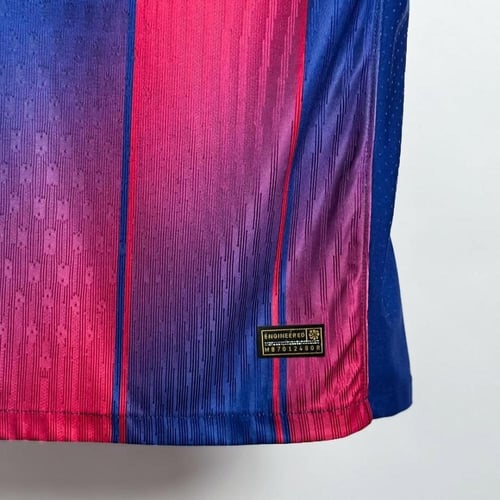 تيشيرت نادي برشلونة الأساسي الجديد 25/26