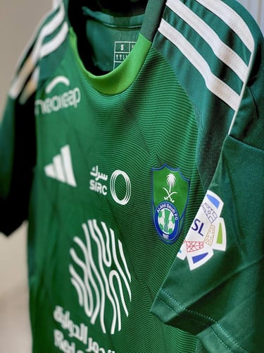 تيشيرت نادي الاهلي السعودي الأساسي موسم 24/25 – ال...