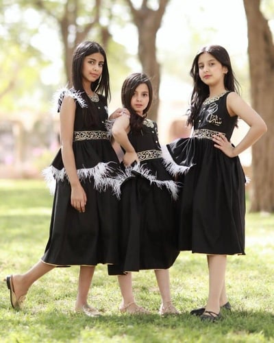 فستان بناتي بتطريز الاسم حسب الطلب – من لحظة تذكار