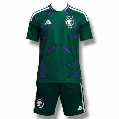 طقم المنتخب السعودي الأساسي 2026 باللون الأخضر