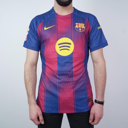 طقم نادي برشلونة الأساسي الجديد 2026