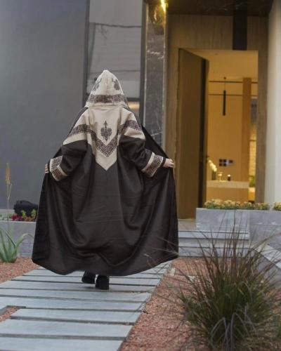 فروة شتوية نسائية فاخرة بتصميم تراثي راق