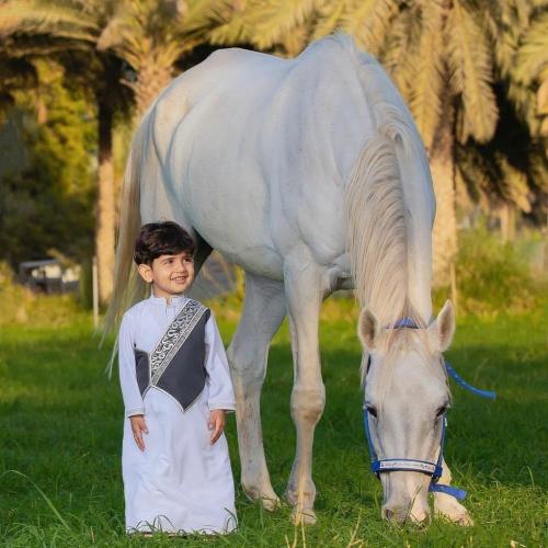 سديري ملكي لون اسود مع تطريز الاسم تطريز الاسم - م...