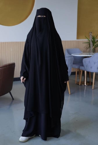 عباية ساده إسلاميه مع خمار إسلامي مع نقاب هديه