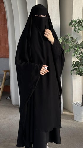 خمار اسلامي مع نقاب إسلامي وخاتم التسبيح