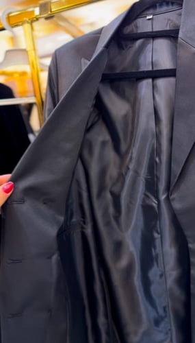 بليزر بنان مبطن ازارير اسود قماش كريب بحريني