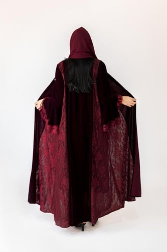 عباية ميرنا قماش مخمل تدخيلات دانتيل اكمام فرنسي |...