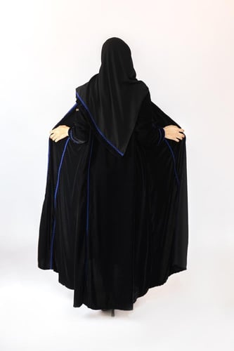 عباية حنين مخمل مزينه قيطان نيلي | اسود