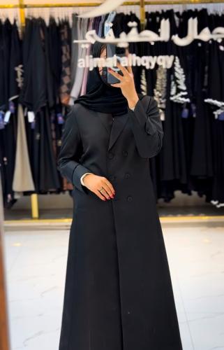 بليزر بنان مبطن ازارير اسود قماش كريب بحريني