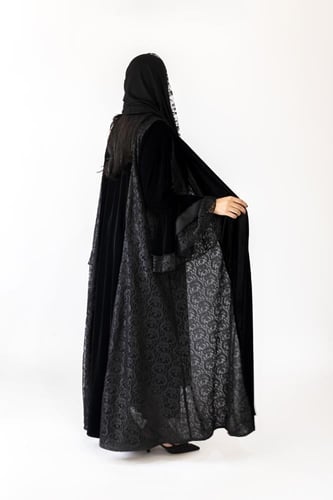 عباية ميرنا قماش مخمل تدخيلات دانتيل اكمام فرنسي |...