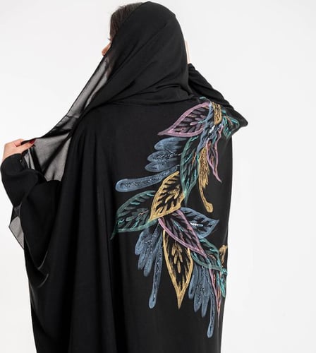 عباية اصايل بقماش كريب الأناقة