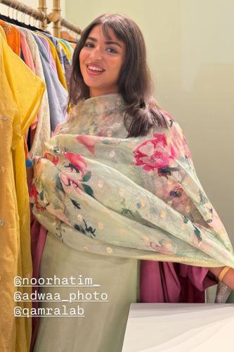 عباية بليند وردي طرحة مشجرة تفاحي