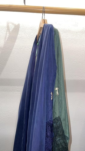 عباية حرير أكمام دانتيل- زيتي