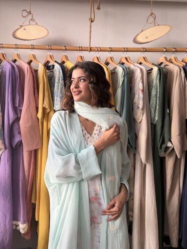 طقم رمضاني عباية وثوب - تيفاني بلو