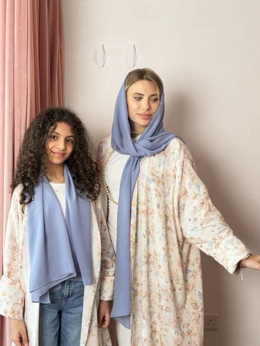 طقم عباية للأم والبنت Mommy & Me - ورد ازرق