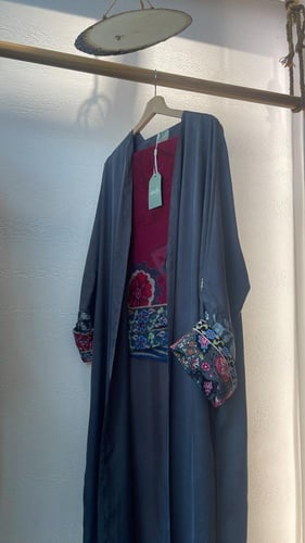 عباية كوبرو بأكمام وطرحة مشجرة - رمادي