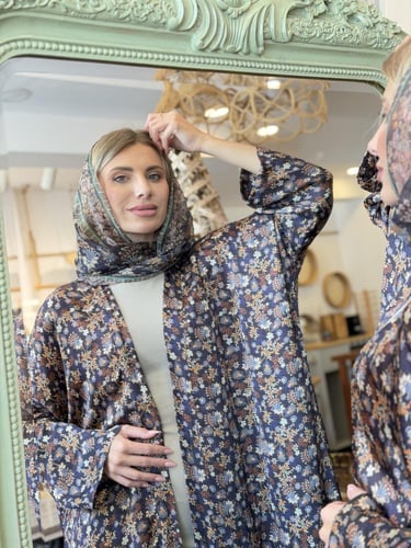 عباية وطرحة حرير طبيعي مشجر - كحلي