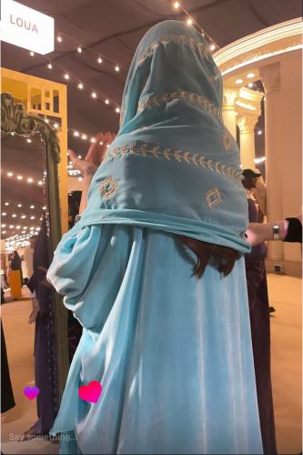 عباية قطيفة طرحة مطرزة سدو - ازرق