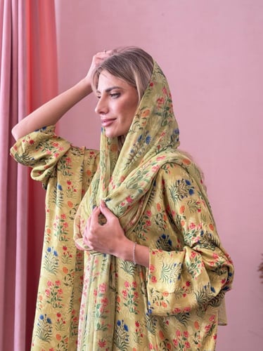 عباية وطرحة حرير طبيعي مشجر - فستقي
