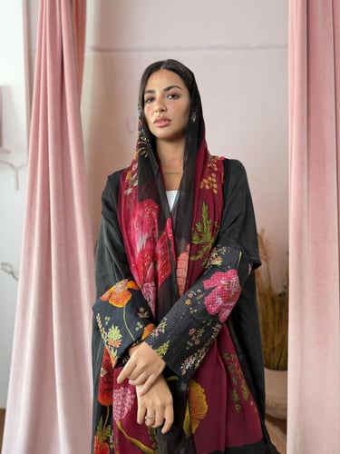 عباية كوبرو أكمام ملونة - أسود