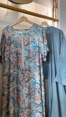 طقم ثوب وعباية - ازرق