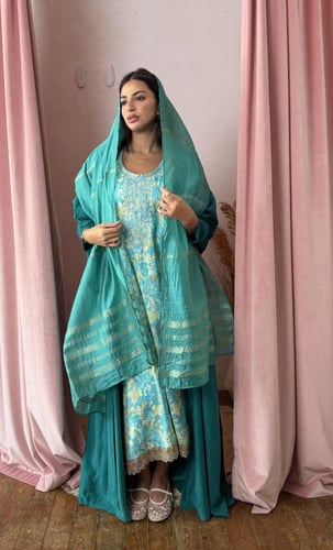 طقم ثوب وعباية - تركواز