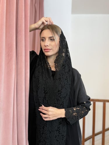 عباية كوبرو بأطراف دانتيل - أسود