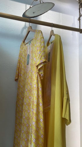 طقم رمضاني عباية وثوب بليند - اصفر