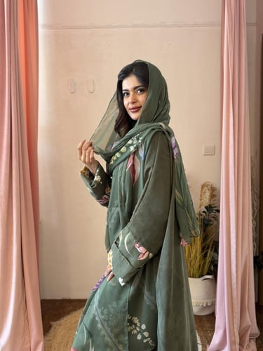 عباية كوبرو بأكمام وطرحة مشجرة - زيتي