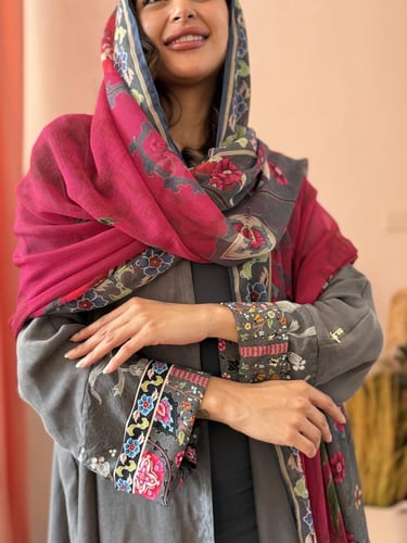 عباية كوبرو بأكمام وطرحة مشجرة - رمادي