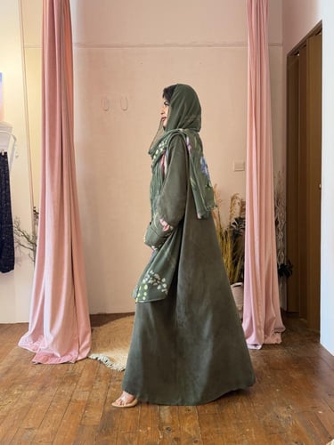 عباية كوبرو بأكمام وطرحة مشجرة - زيتي