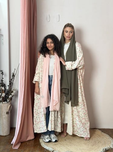 طقم عباية للأم والبنت Mommy & Me - مشجر ورد وردي