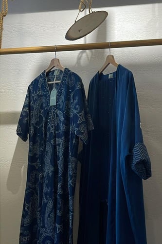 طقم عباية وثوب وطرحة - بترولي