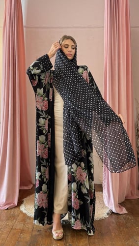 عباية شيفون مشجرة منقطة من الخلف