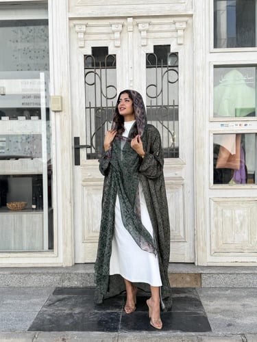 عباية وطرحة حرير طبيعي - أخضر