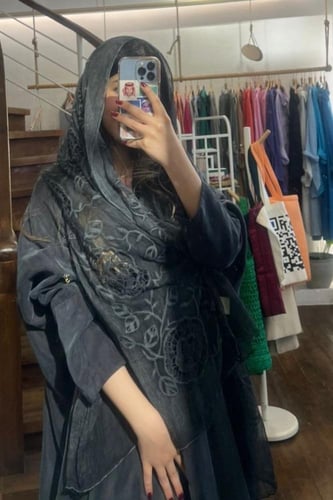 عباية كوبرو طرحة مطرزة ورد - أسود