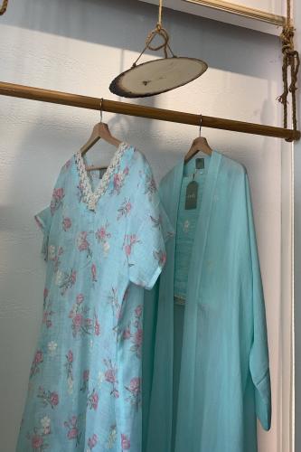 طقم رمضاني عباية وثوب - تيفاني بلو