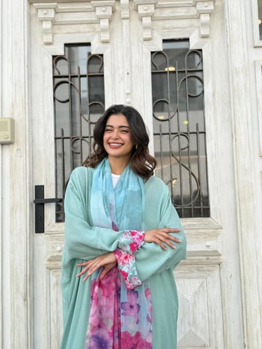 عباية بأكمام وطرحة مشجرة - تفاحي