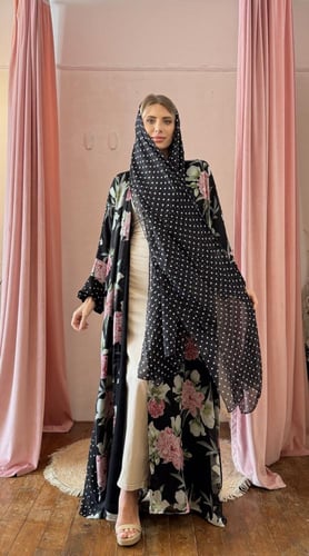 عباية شيفون مشجرة منقطة من الخلف