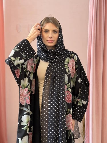 عباية شيفون مشجرة منقطة من الخلف