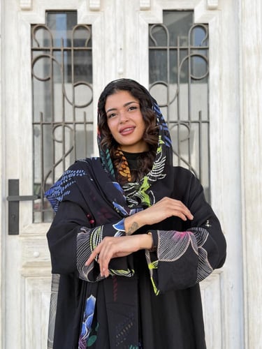 عباية كوبرو بأكمام وطرحة مشجرة - أسود