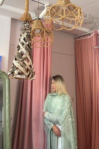 عباية كوبرو طرحة حرير مطرزة ورد - تفاحي