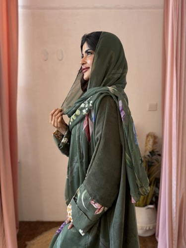 عباية كوبرو بأكمام وطرحة مشجرة - زيتي