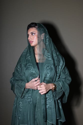 عباية كوبرو - طرحة اورجانزا مطرزة - زيتي