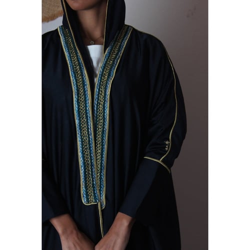 عباية حرير كحلي تطريز سلسلة