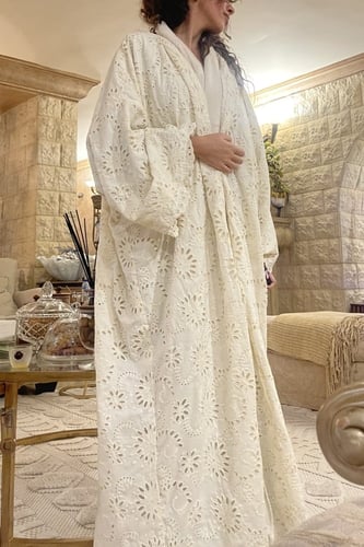 عباية تطريز يدوي - بيج