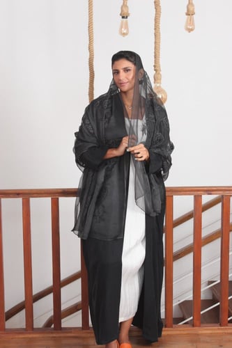 عباية كوبرو طرحة اورجانزا مطرزة -أسود