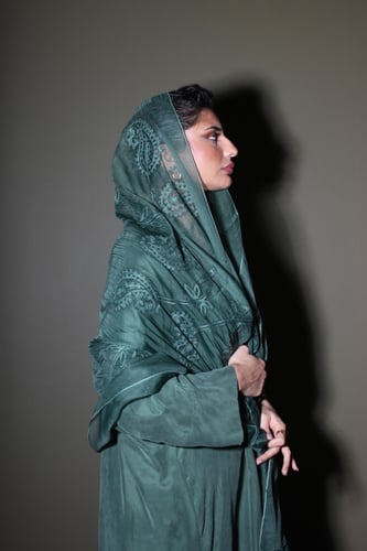 عباية كوبرو - طرحة اورجانزا مطرزة - زيتي