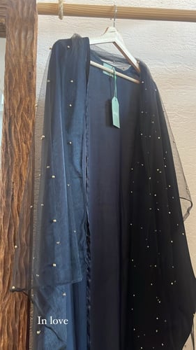 عباية أسود شايني -طرحة بخرز ذهبي